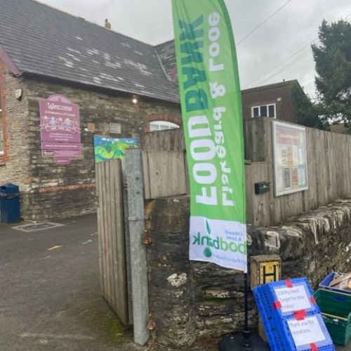 outsidefoodbankbanner